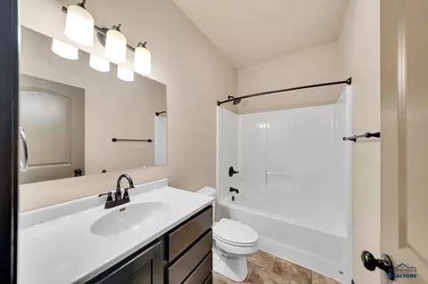 Bath - 483 Sovereignty Ln, Box Elder, SD 57719 photo 2 of 3