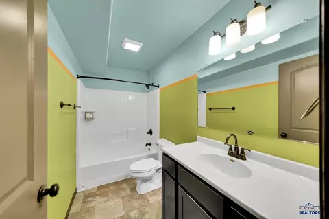 Bath - 483 Sovereignty Ln, Box Elder, SD 57719 photo 3 of 3