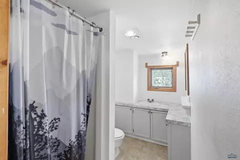 Bath - 318 4th, Wall, SD 57790 photo 1 of 5