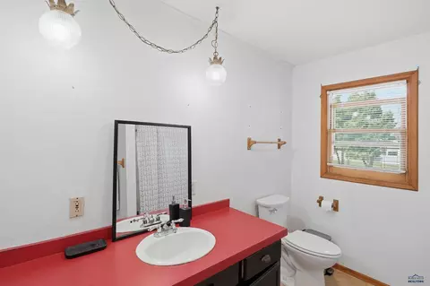 Bath - 318 4th, Wall, SD 57790 photo 3 of 5