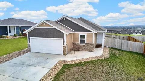 2021 Noah St, Rapid City, SD 57703