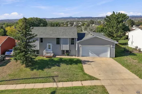 921 Ennen Dr, Rapid City, SD 57703