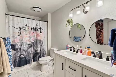 Bath - 432 Yelner Dr, Box Elder, SD 57719 photo 1 of 3