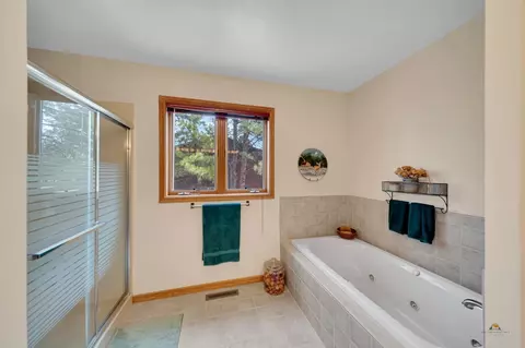 Bath - 126 Timberline Rd, Spearfish, SD 57783 photo 3 of 4
