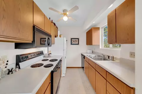 Kitchen - 126 Timberline Rd, Spearfish, SD 57783 photo 4 of 4
