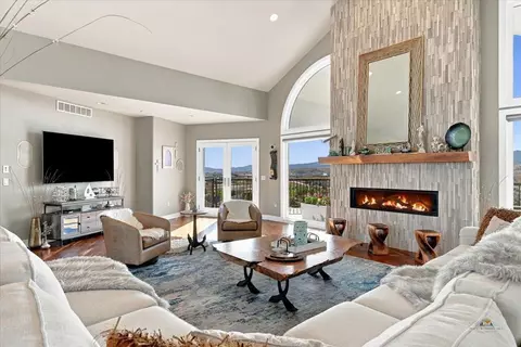 Living - 2225 Saddle Horn Dr, Spearfish, SD 57783 photo 2 of 6