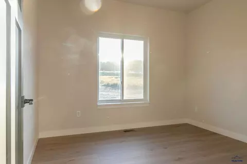 Bedroom - 133 Stone Hill Dr, Custer, SD 57730 photo 3 of 4