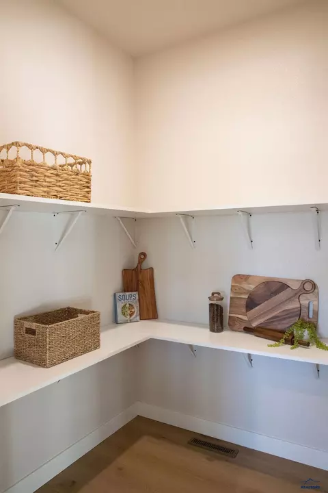 Kitchen - 133 Stone Hill Dr, Custer, SD 57730 photo 4 of 4