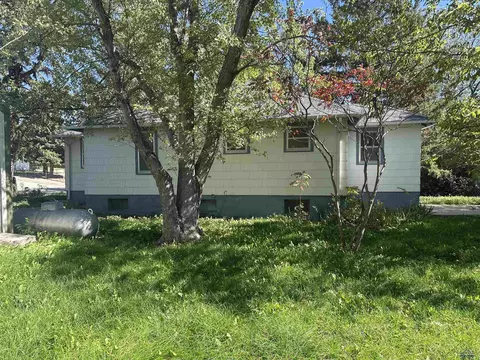 Exterior - 303 School St, Martin, SD 57551 photo 6 of 7