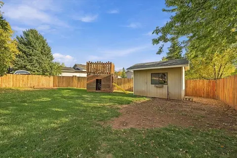 Exterior - 615 E Hudson St, Spearfish, SD 57783 photo 5 of 6