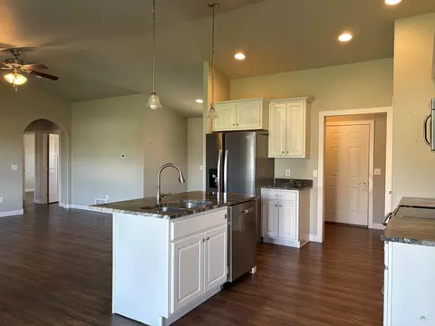 Kitchen - 1570 Shoshone Ave, Spearfish, SD 57783 photo 1 of 3