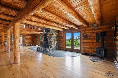 Living - 22231 Nahant Rd, Lead, SD 57754 photo 4 of 5