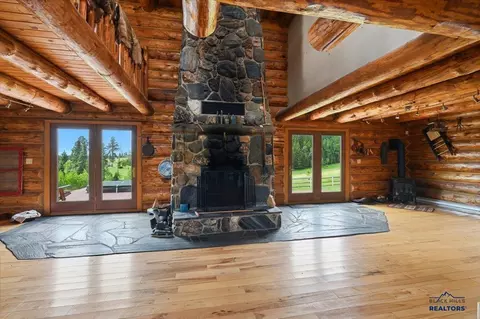 Living - 22231 Nahant Rd, Lead, SD 57754 photo 5 of 5