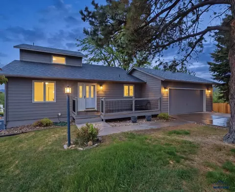 3005 Sunny Hill Cir, Rapid City, SD 57702