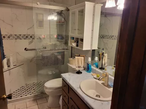 Bath - 10705 N High Meadows Dr, Black Hawk, SD 57718 photo 1 of 2
