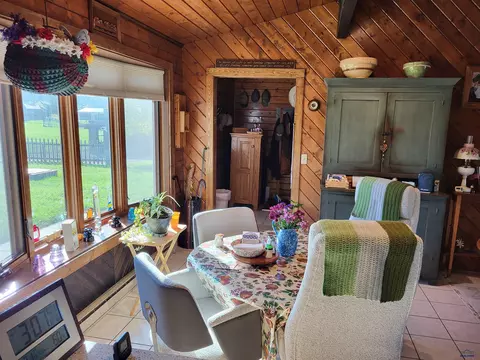Dining - 10705 N High Meadows Dr, Black Hawk, SD 57718 photo 1 of 2