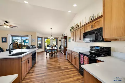 Kitchen - 6964 Emerald Heights Rd, Summerset, SD 57718 photo 3 of 3