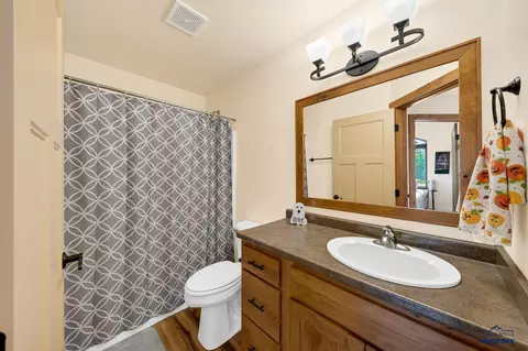 Bath - 6964 Emerald Heights Rd, Summerset, SD 57718 photo 2 of 3