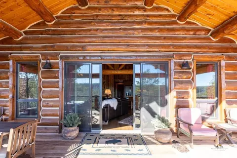 Exterior - 11595 Farmer Rd #WHITE BUFFALO CABIN, Custer, SD 57730 photo 8 of 9