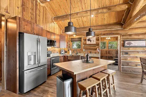 Kitchen - 11595 Farmer Rd #WHITE BUFFALO CABIN, Custer, SD 57730 photo 2 of 5