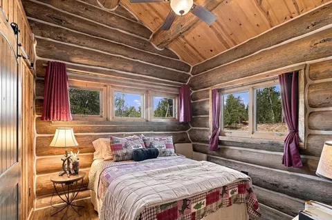 Bedroom - 11595 Farmer Rd #WHITE BUFFALO CABIN, Custer, SD 57730 photo 2 of 4