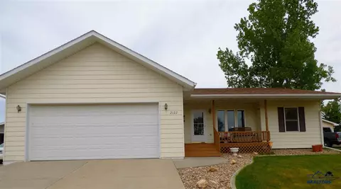 2122 11th Ave, Belle Fourche, SD 57717 photo 1