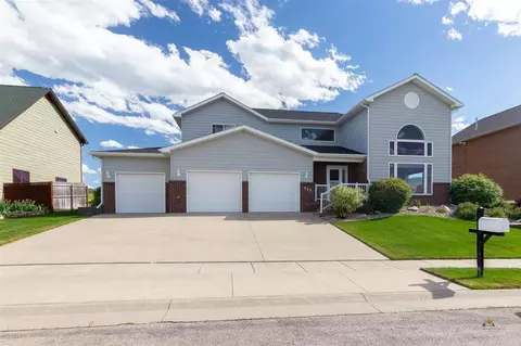 633 Maple Ave, Spearfish, SD 57783 photo 1