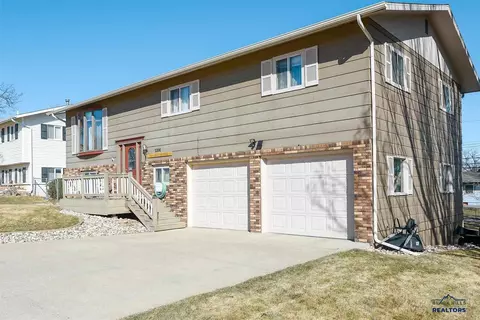 1106 Charles St, Spearfish, SD 57783 photo 1