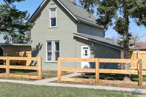 630 Mason St, Spearfish, SD 57783 photo 1