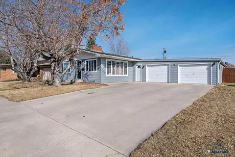 1723 8th Ave, Belle Fourche, SD 57717 photo 1