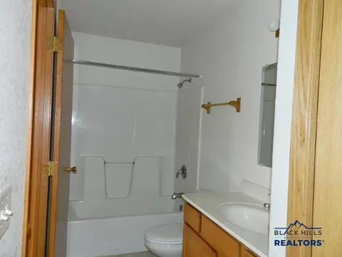 318 Summit St, Belle Fourche, SD 57717 photo 6