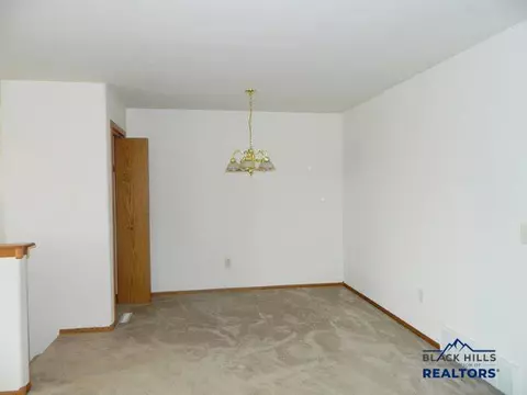318 Summit St, Belle Fourche, SD 57717 photo 3