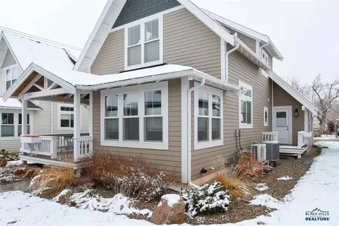 1054 N Canyon St, Spearfish, SD 57783 photo 1
