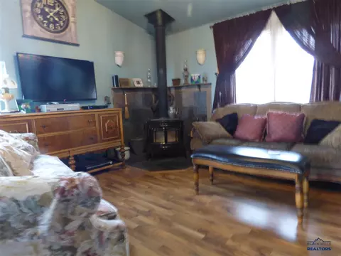 733 Ryan Ct, Belle Fourche, SD 57717 photo 11