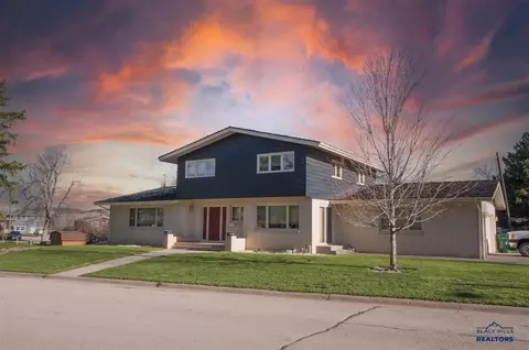 607 Weber Dr, Sturgis, SD 57785 photo 1