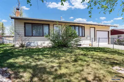 406 E Waterloo St, Rapid City, SD 57701 photo 1