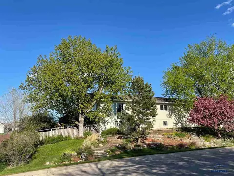 2020 Xavier St, Belle Fourche, SD 57717 photo 1