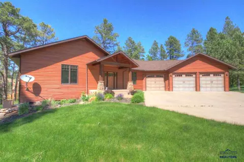 1305 E Woodland Dr, Spearfish, SD 57783 photo 1