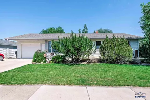 1825 12th Ave, Belle Fourche, SD 57717 photo 1