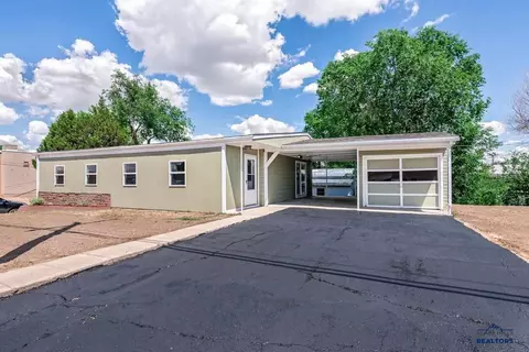 101 6th Ave, Belle Fourche, SD 57717 photo 1