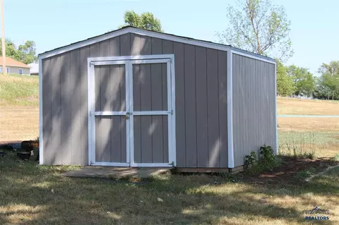 1311 Stanley St, Belle Fourche, SD 57717 photo 6