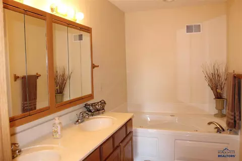 1311 Stanley St, Belle Fourche, SD 57717 photo 20