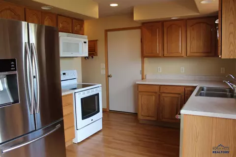 1311 Stanley St, Belle Fourche, SD 57717 photo 11