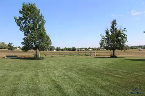 1311 Stanley St, Belle Fourche, SD 57717 photo 2