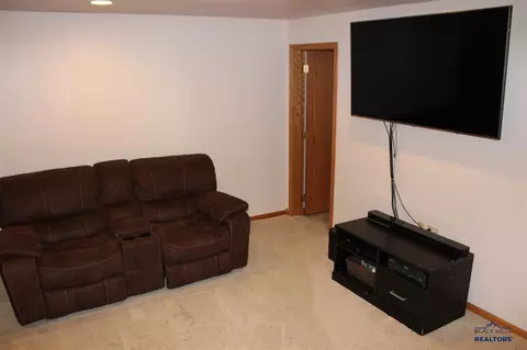 1311 Stanley St, Belle Fourche, SD 57717 photo 25