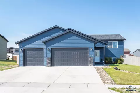 1215 Kodiak Dr, Box Elder, SD 57719 photo 1