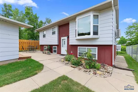 1213 9th St, Sturgis, SD 57785 photo 3