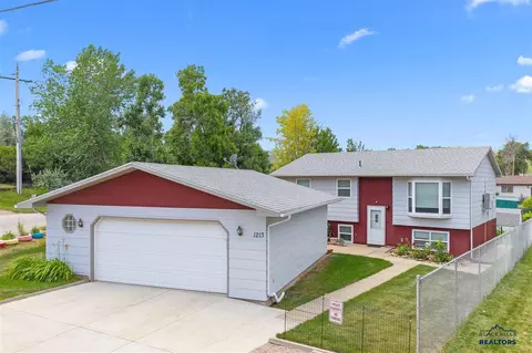 1213 9th St, Sturgis, SD 57785 photo 1