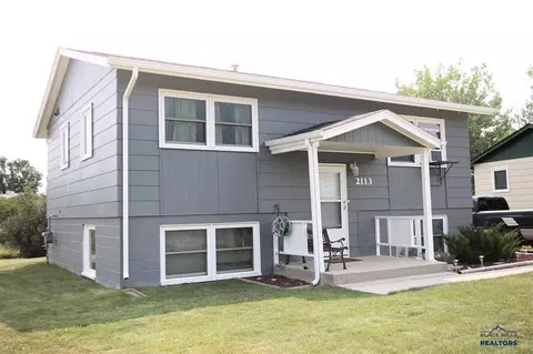 2113 Colorado Dr, Sturgis, SD 57785 photo 2