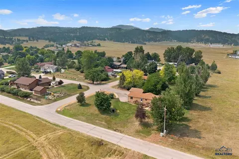 310 Willow Dr, Spearfish, SD 57783 photo 3